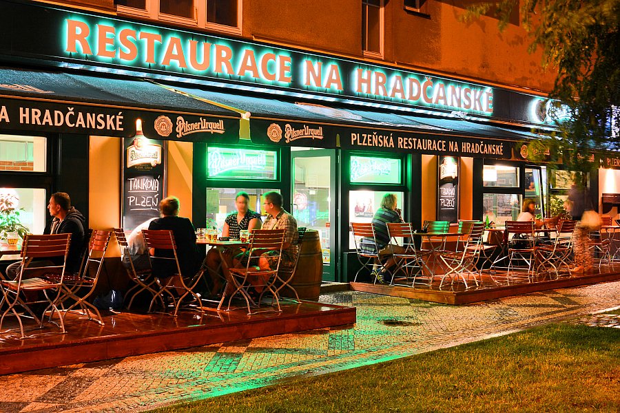 Restaurace Na Hradčanské exterier