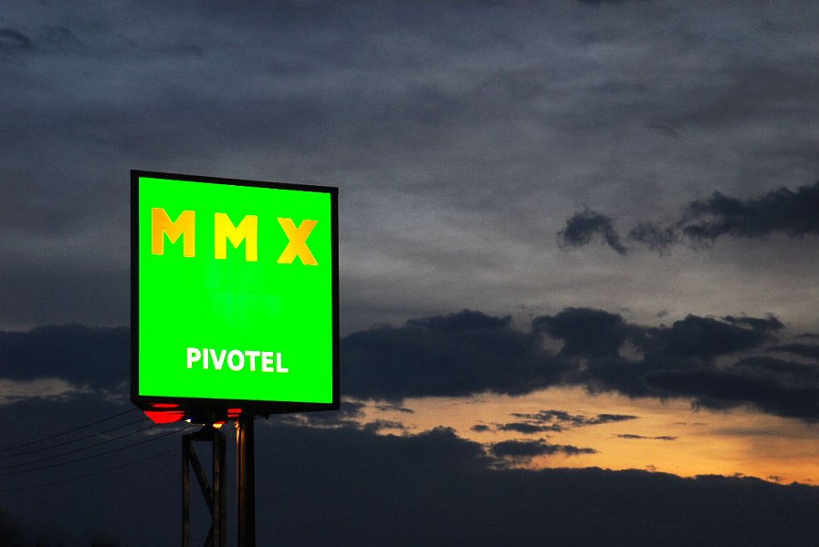 MMX Pivotel krajina logo